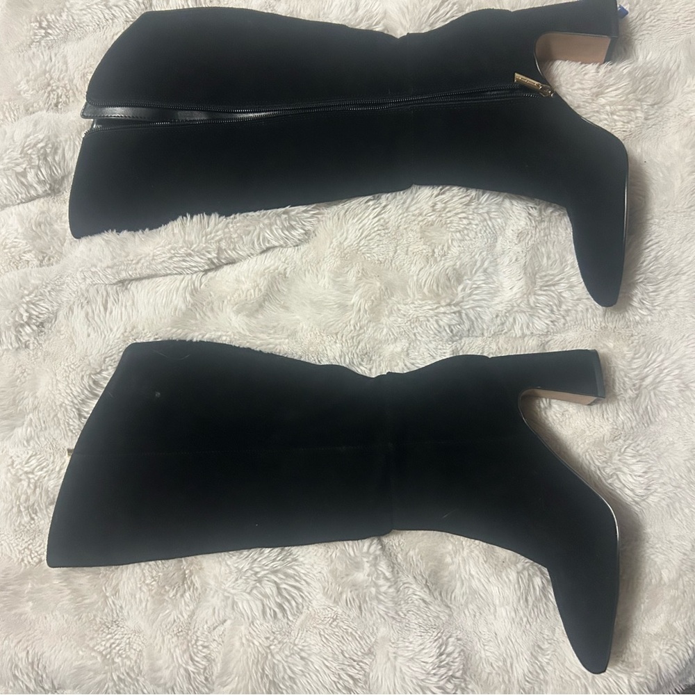 Vince Camuto Black Ankle Boots suede gorgeous boots that make a style pop - Picture 3 of 7